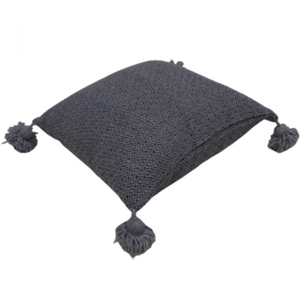 Coussin pompoms 10